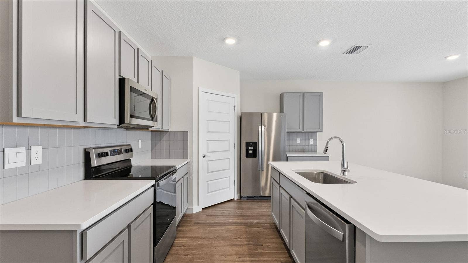 31938 TREASURE DOCK ISLE, Wesley Chapel, FL 33545