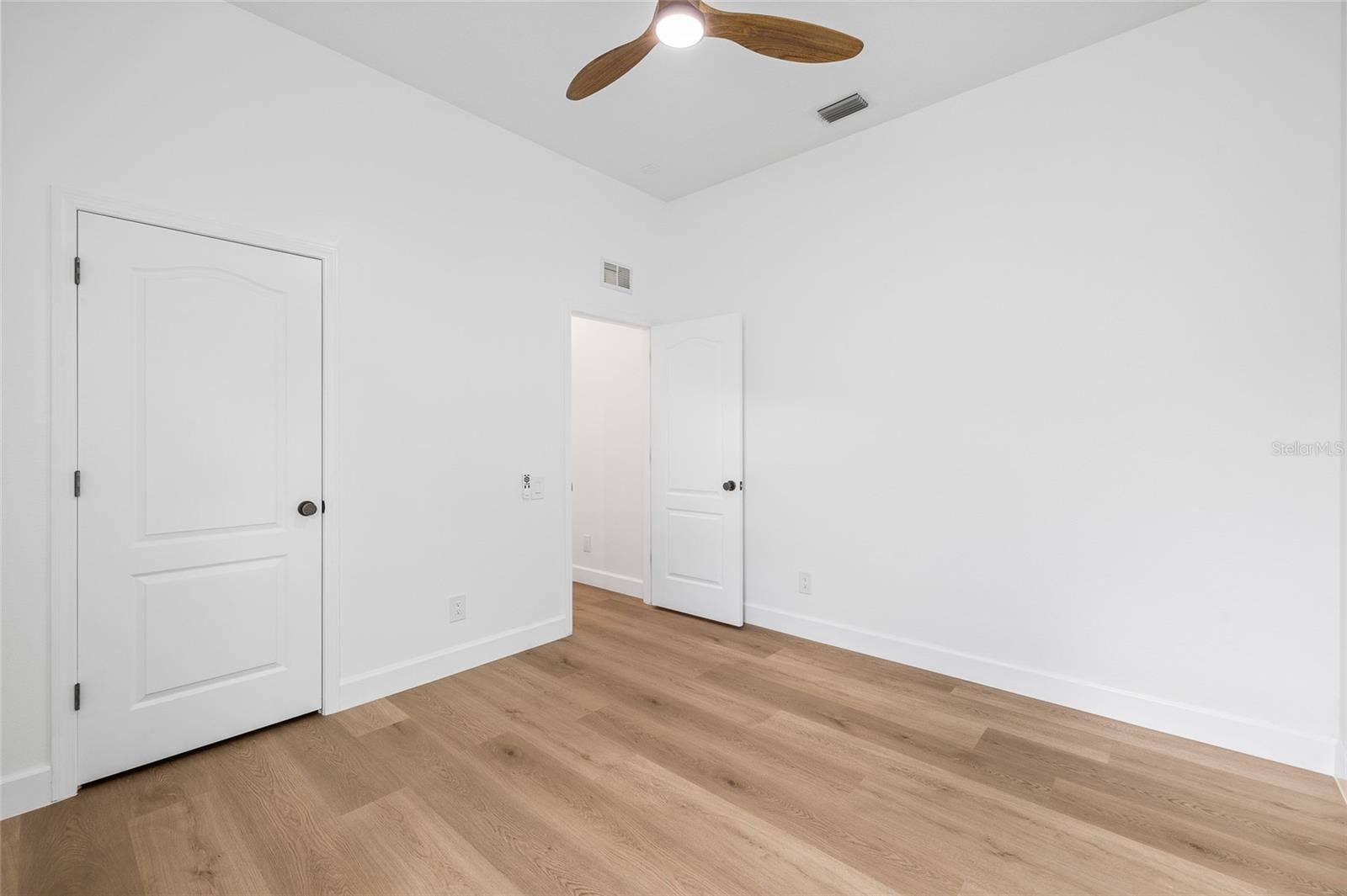 19015 FERN MEADOW LOOP, Lutz, FL 33558 19015 FERN MEADOW LOOP, Lutz, FL 33558