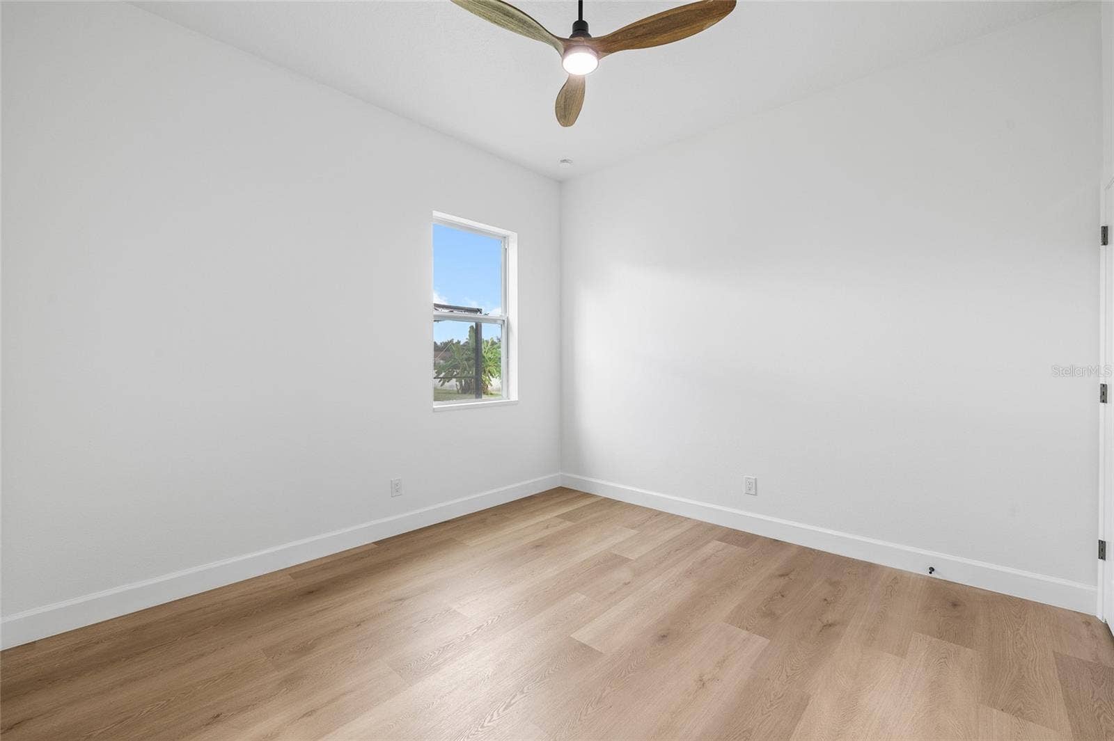 19015 FERN MEADOW LOOP, Lutz, FL 33558 19015 FERN MEADOW LOOP, Lutz, FL 33558