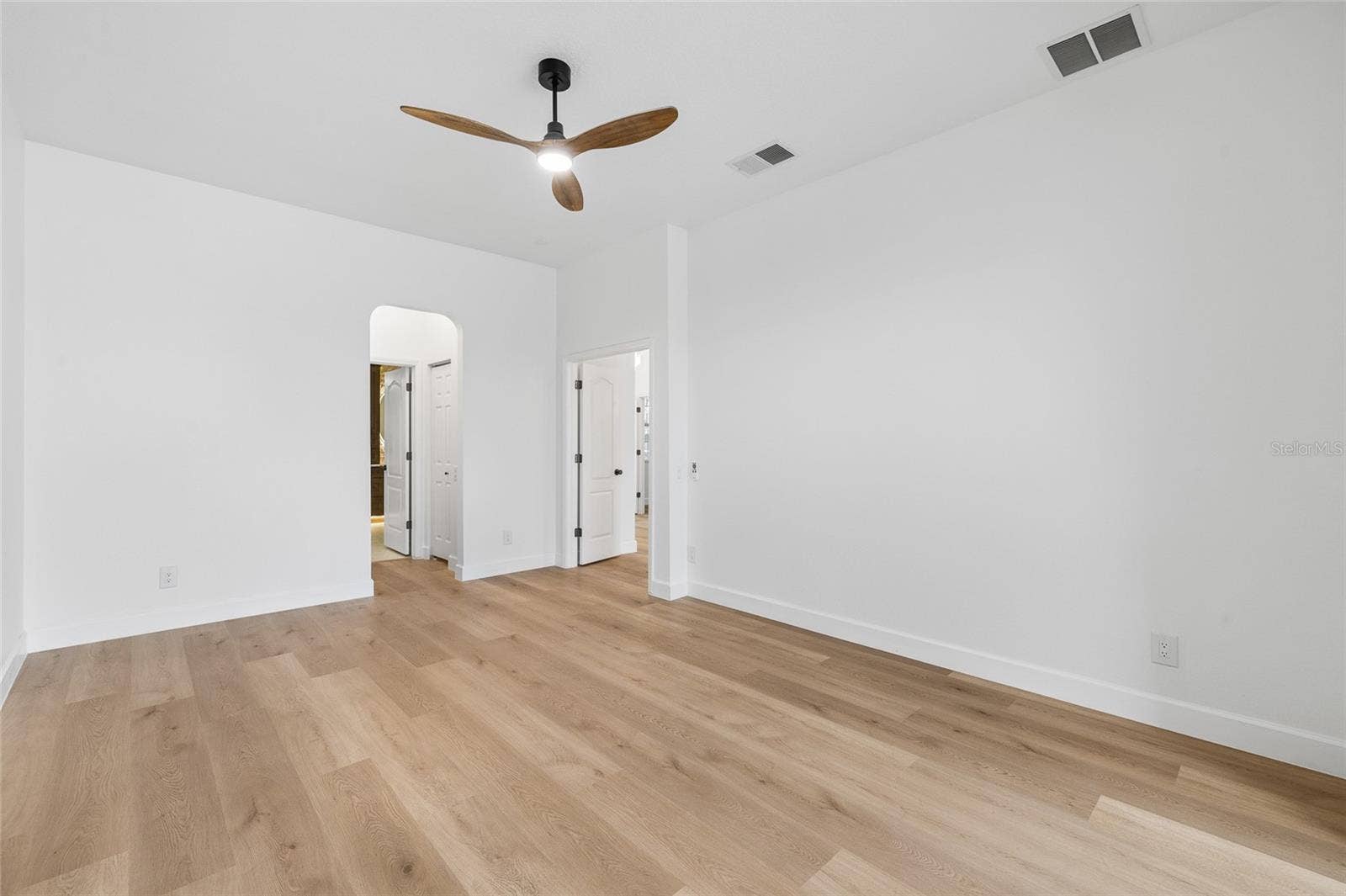 19015 FERN MEADOW LOOP, Lutz, FL 33558 19015 FERN MEADOW LOOP, Lutz, FL 33558