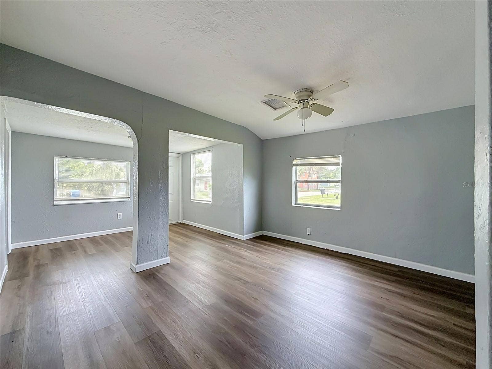 2135 OAKLEY AVENUE S, St Petersburg, FL 33712