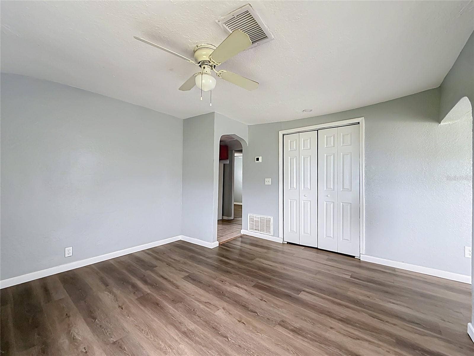 2135 OAKLEY AVENUE S, St Petersburg, FL 33712