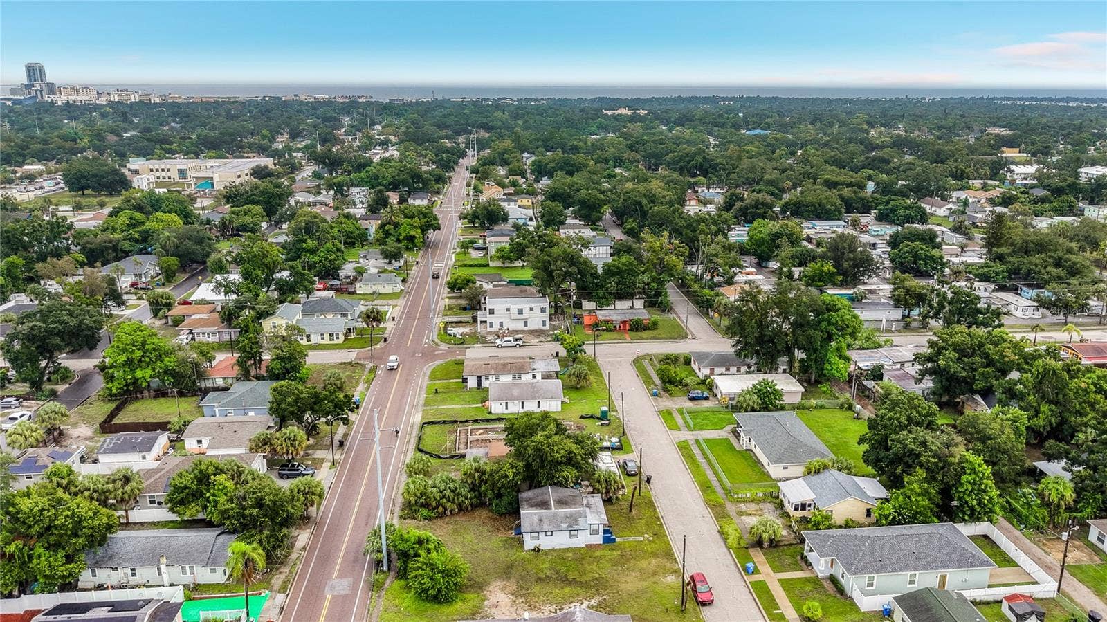 2135 OAKLEY AVENUE S, St Petersburg, FL 33712