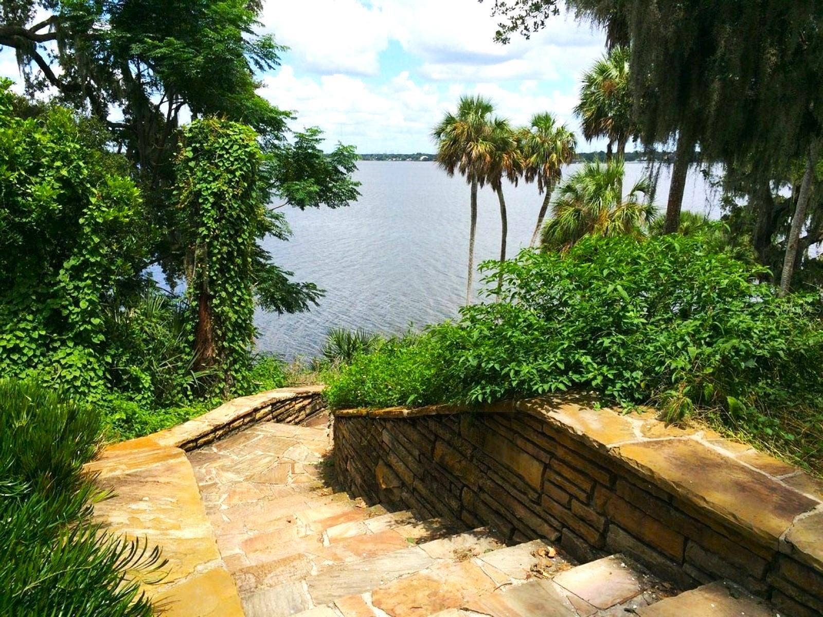 3055 OAK CREEK DRIVE N, Clearwater, FL 33761 3055 OAK CREEK DRIVE N, Clearwater, FL 33761
