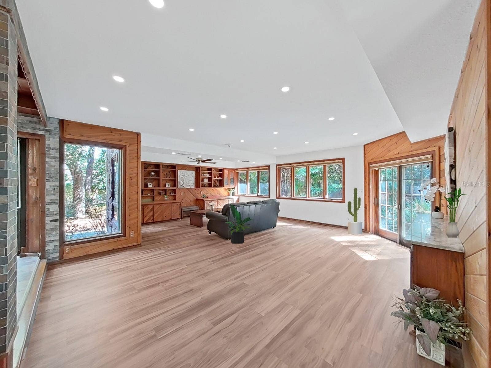 3055 OAK CREEK DRIVE N, Clearwater, FL 33761 3055 OAK CREEK DRIVE N, Clearwater, FL 33761
