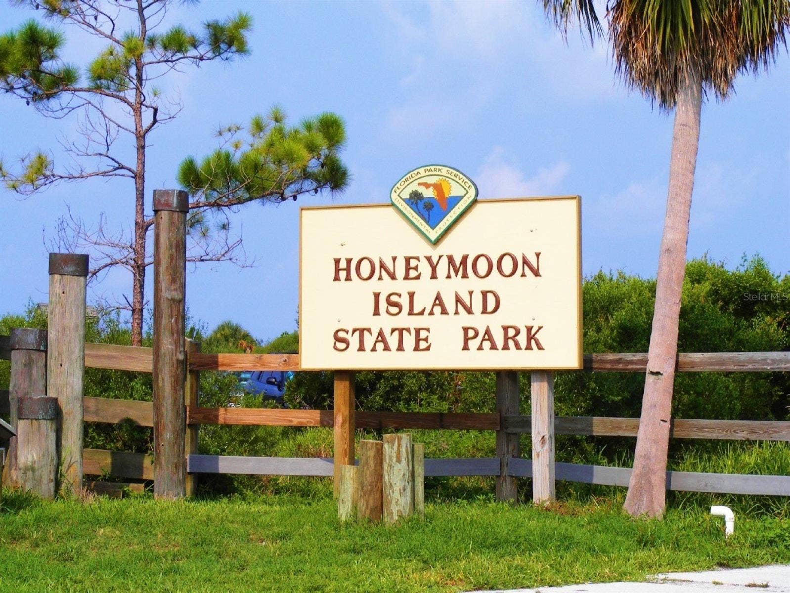 3055 OAK CREEK DRIVE N, Clearwater, FL 33761 3055 OAK CREEK DRIVE N, Clearwater, FL 33761