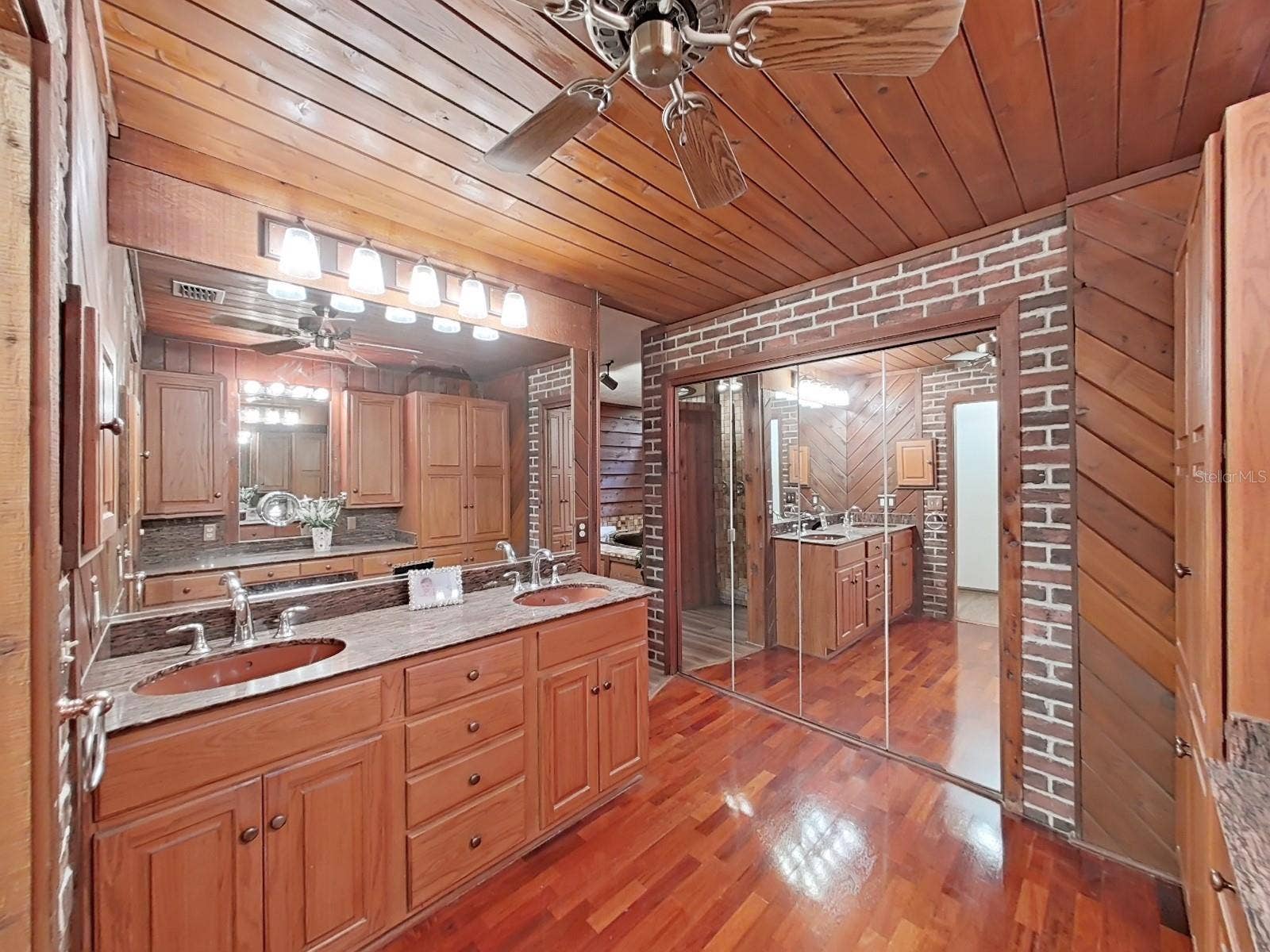 3055 OAK CREEK DRIVE N, Clearwater, FL 33761 3055 OAK CREEK DRIVE N, Clearwater, FL 33761