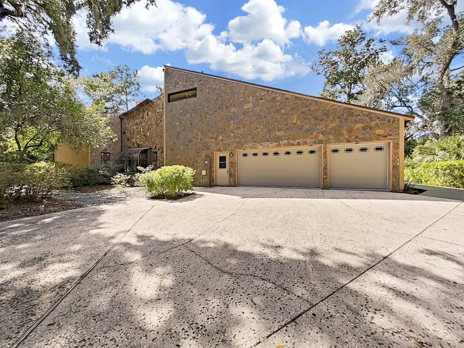3055 OAK CREEK DRIVE N, Clearwater, FL 33761 3055 OAK CREEK DRIVE N, Clearwater, FL 33761
