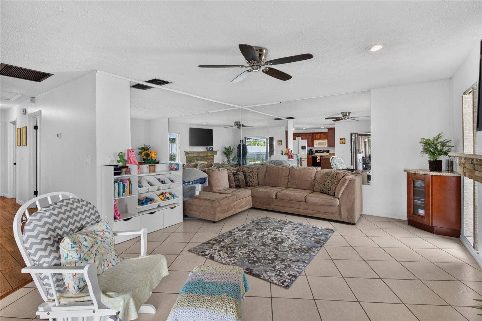 4206 GRAINARY AVENUE, Tampa, FL 33624 4206 GRAINARY AVENUE, Tampa, FL 33624