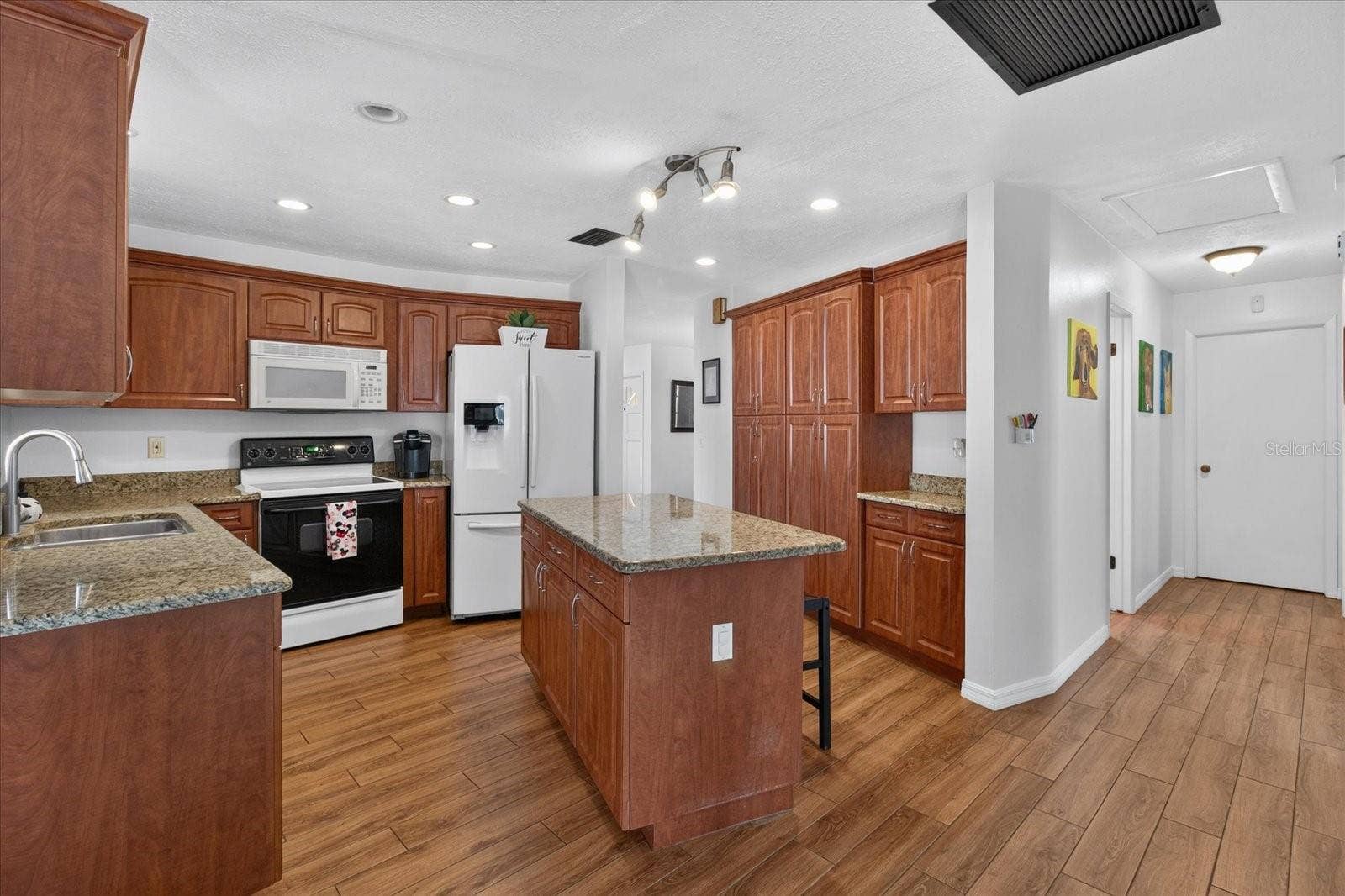 4206 GRAINARY AVENUE, Tampa, FL 33624 4206 GRAINARY AVENUE, Tampa, FL 33624