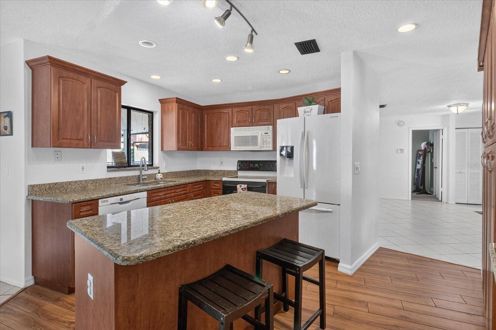 4206 GRAINARY AVENUE, Tampa, FL 33624 4206 GRAINARY AVENUE, Tampa, FL 33624