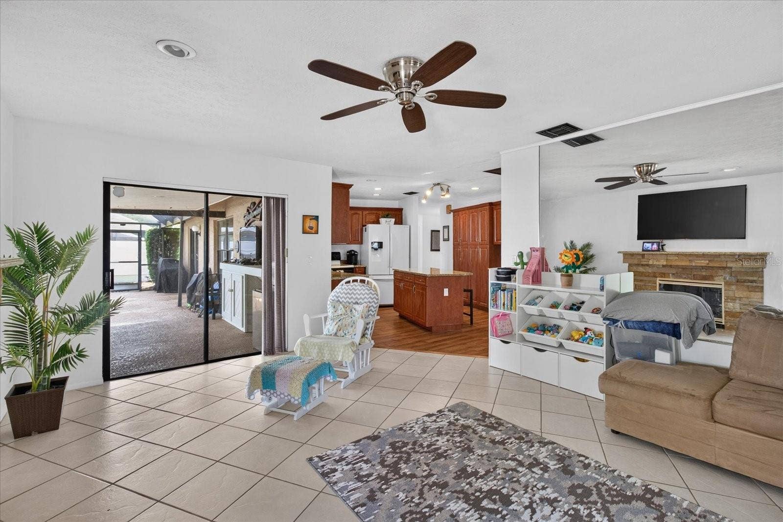 4206 GRAINARY AVENUE, Tampa, FL 33624 4206 GRAINARY AVENUE, Tampa, FL 33624