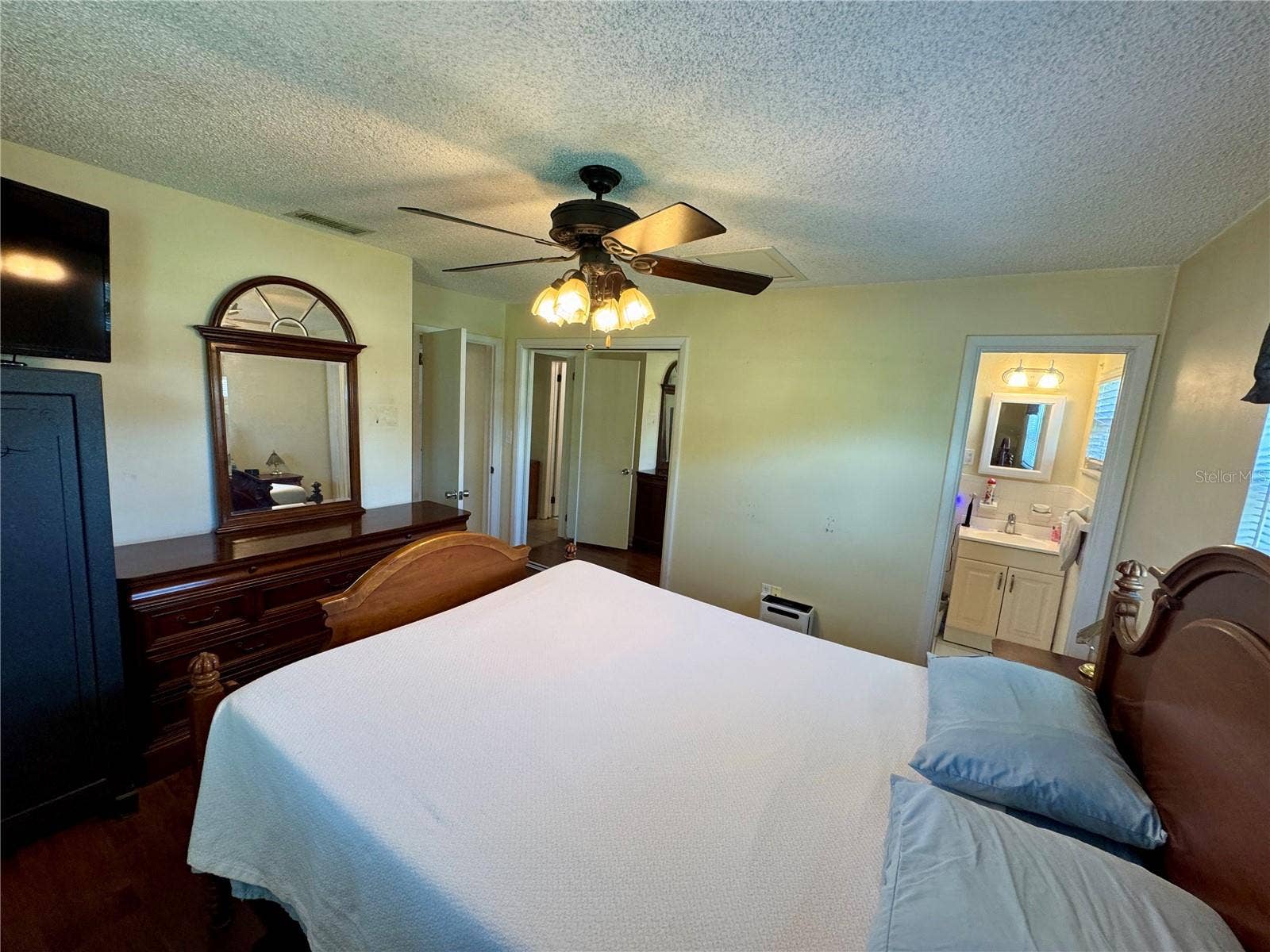 11424 80TH AVENUE, Seminole, FL 33772