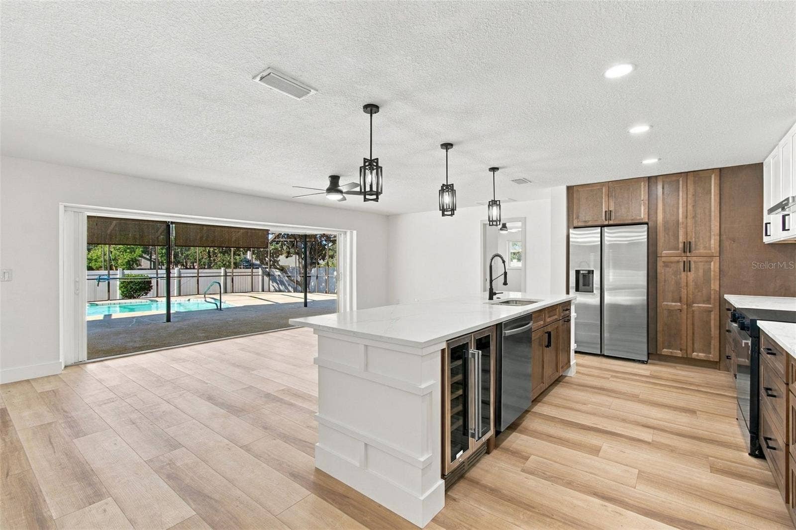 2942 CLUBHOUSE DRIVE W, Clearwater, FL 33761 Cascading sliders open