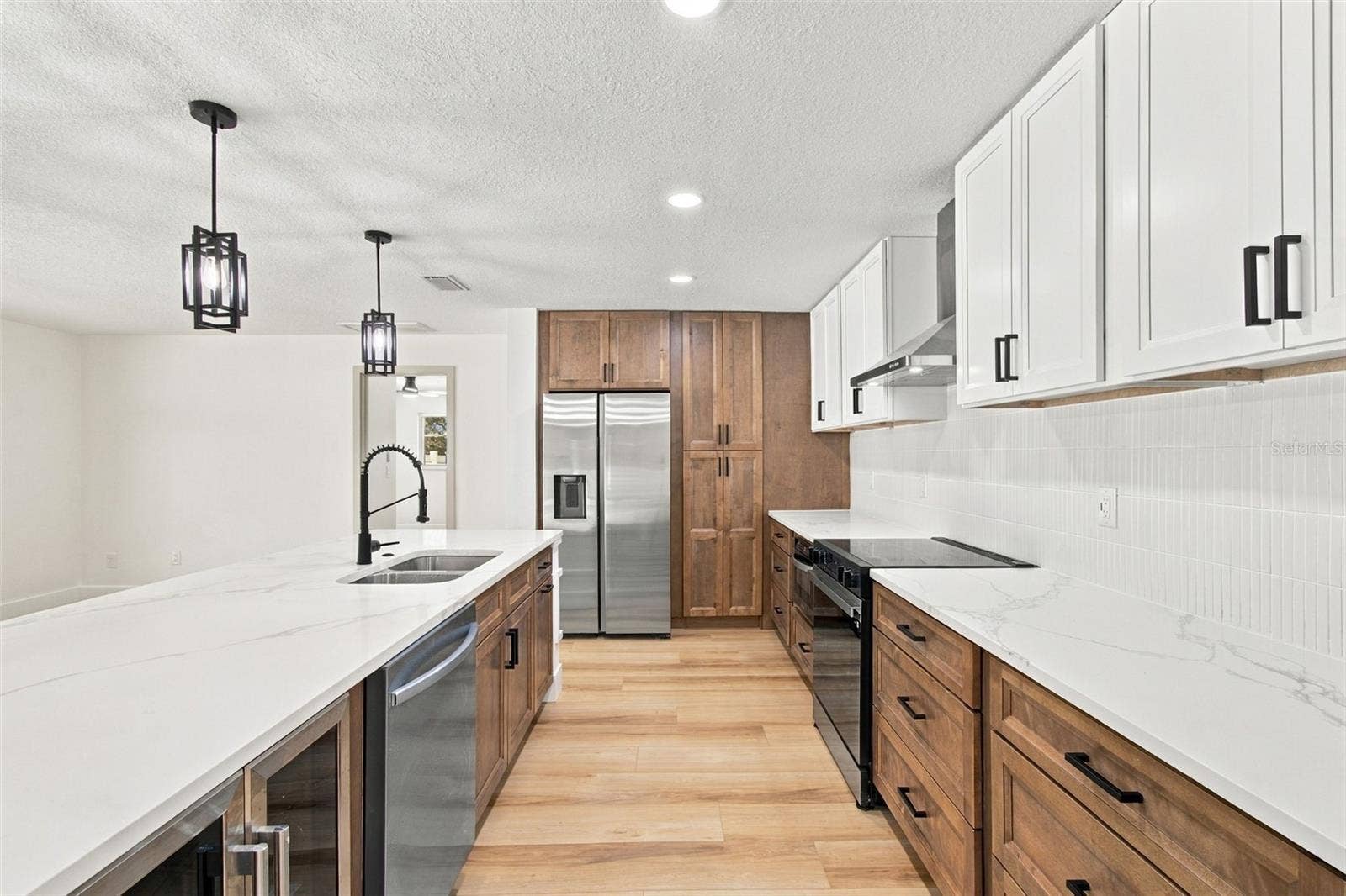 2942 CLUBHOUSE DRIVE W, Clearwater, FL 33761 Kitchen