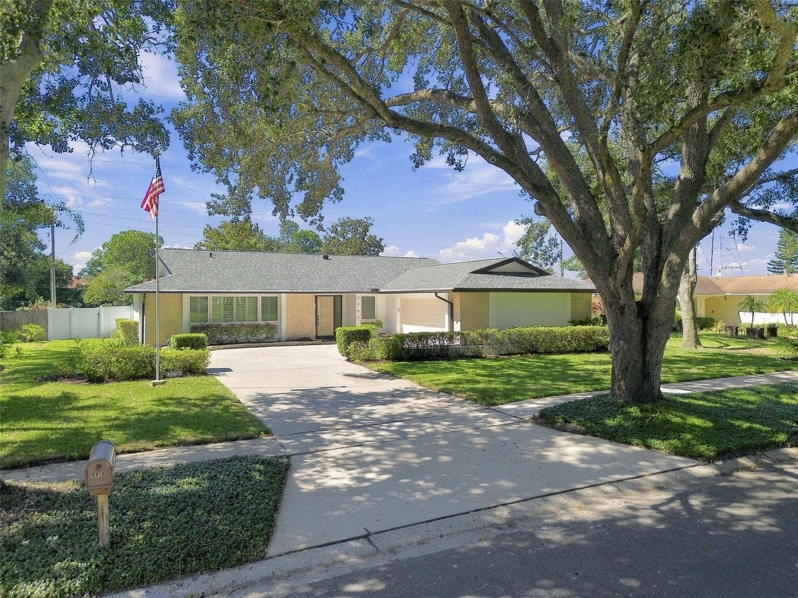 2942 CLUBHOUSE DRIVE W, Clearwater, FL 33761 2942 CLUBHOUSE DRIVE W, Clearwater, FL 33761