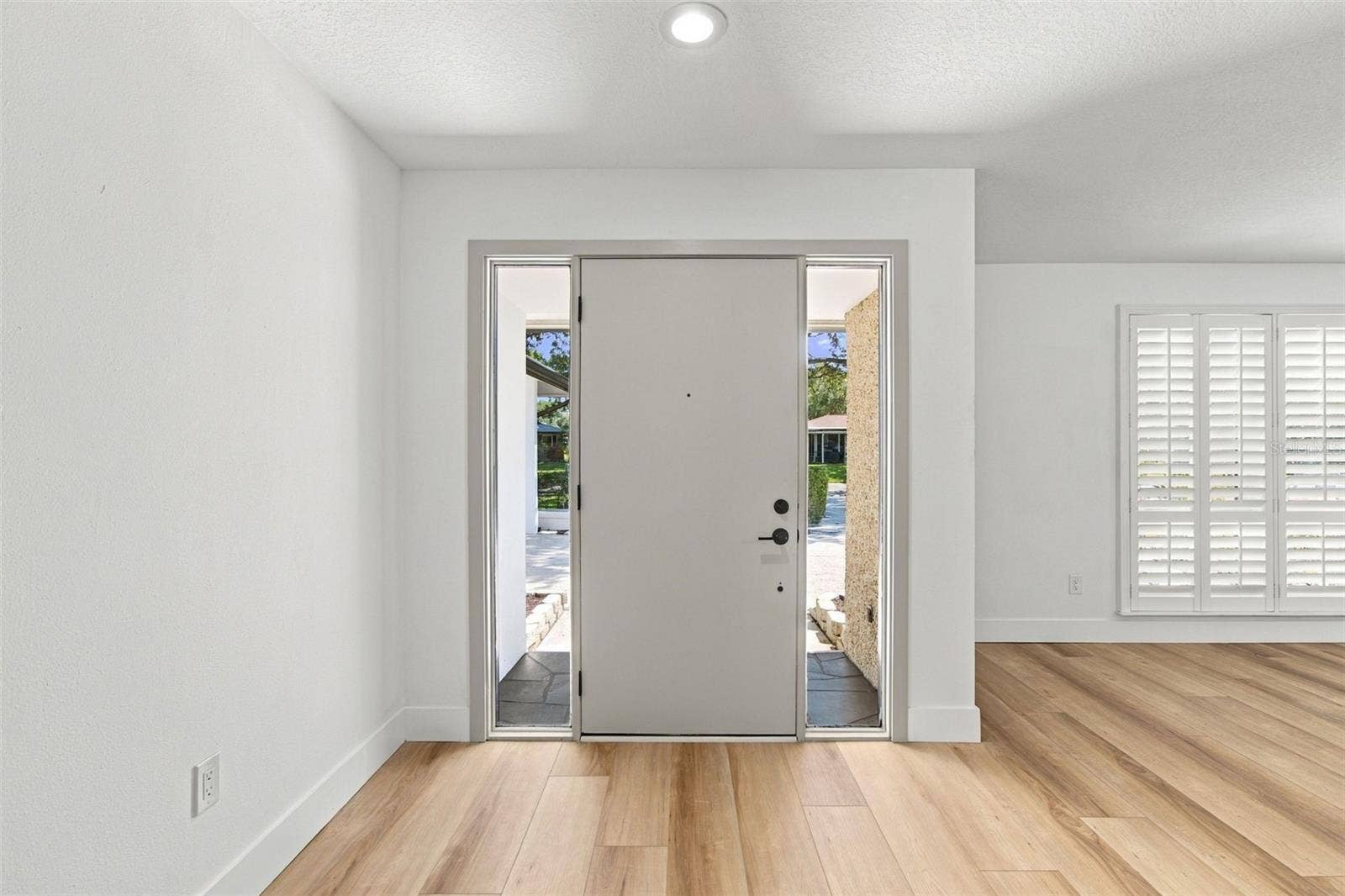 2942 CLUBHOUSE DRIVE W, Clearwater, FL 33761 Front door