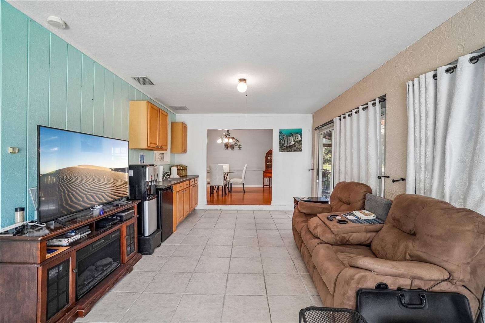 6074 BEECHWOOD DRIVE, Dade City, FL 33523 Living room