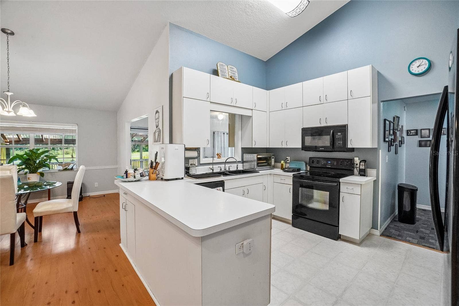 6074 BEECHWOOD DRIVE, Dade City, FL 33523 Kitchen