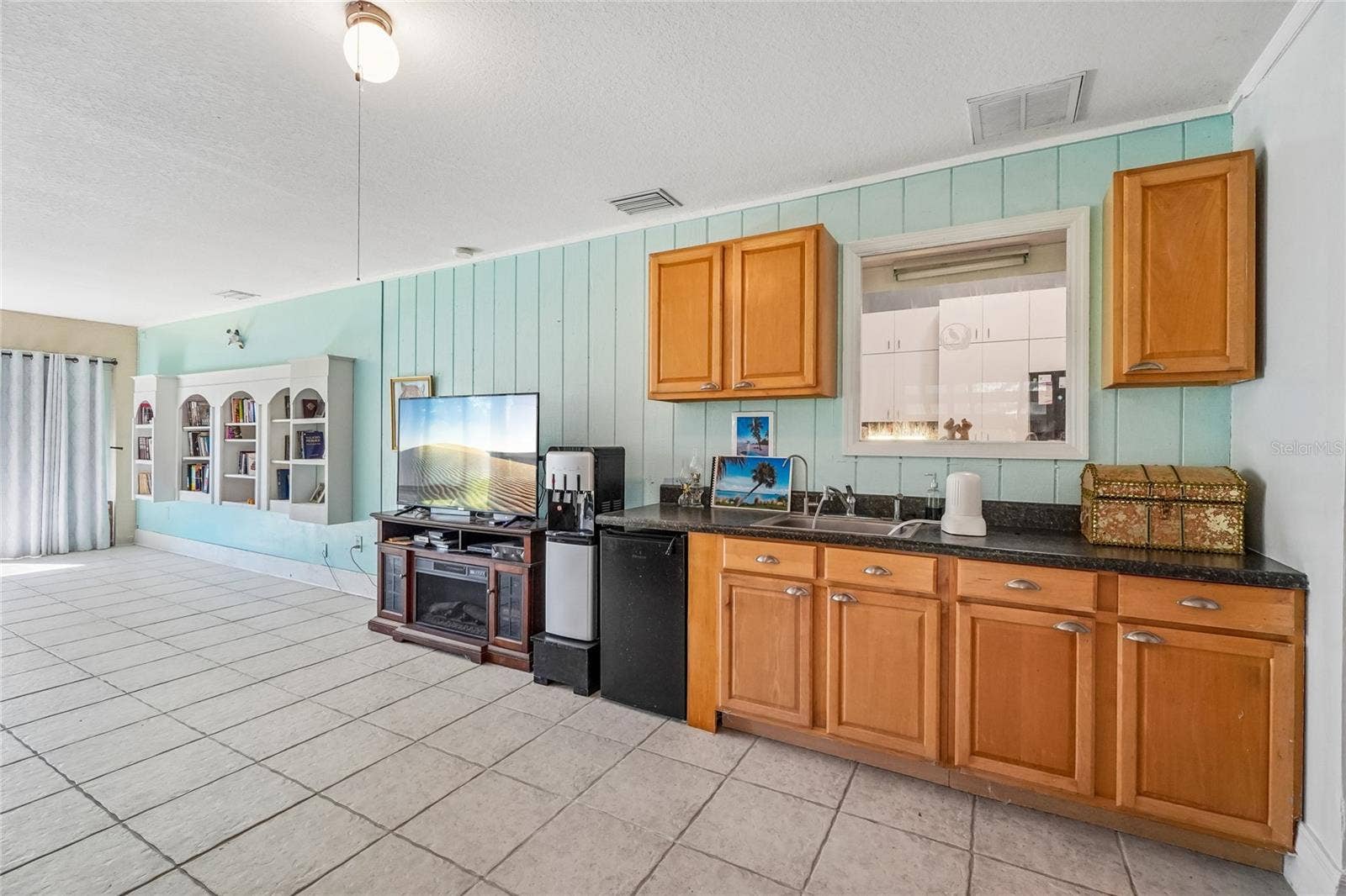 6074 BEECHWOOD DRIVE, Dade City, FL 33523 Living room