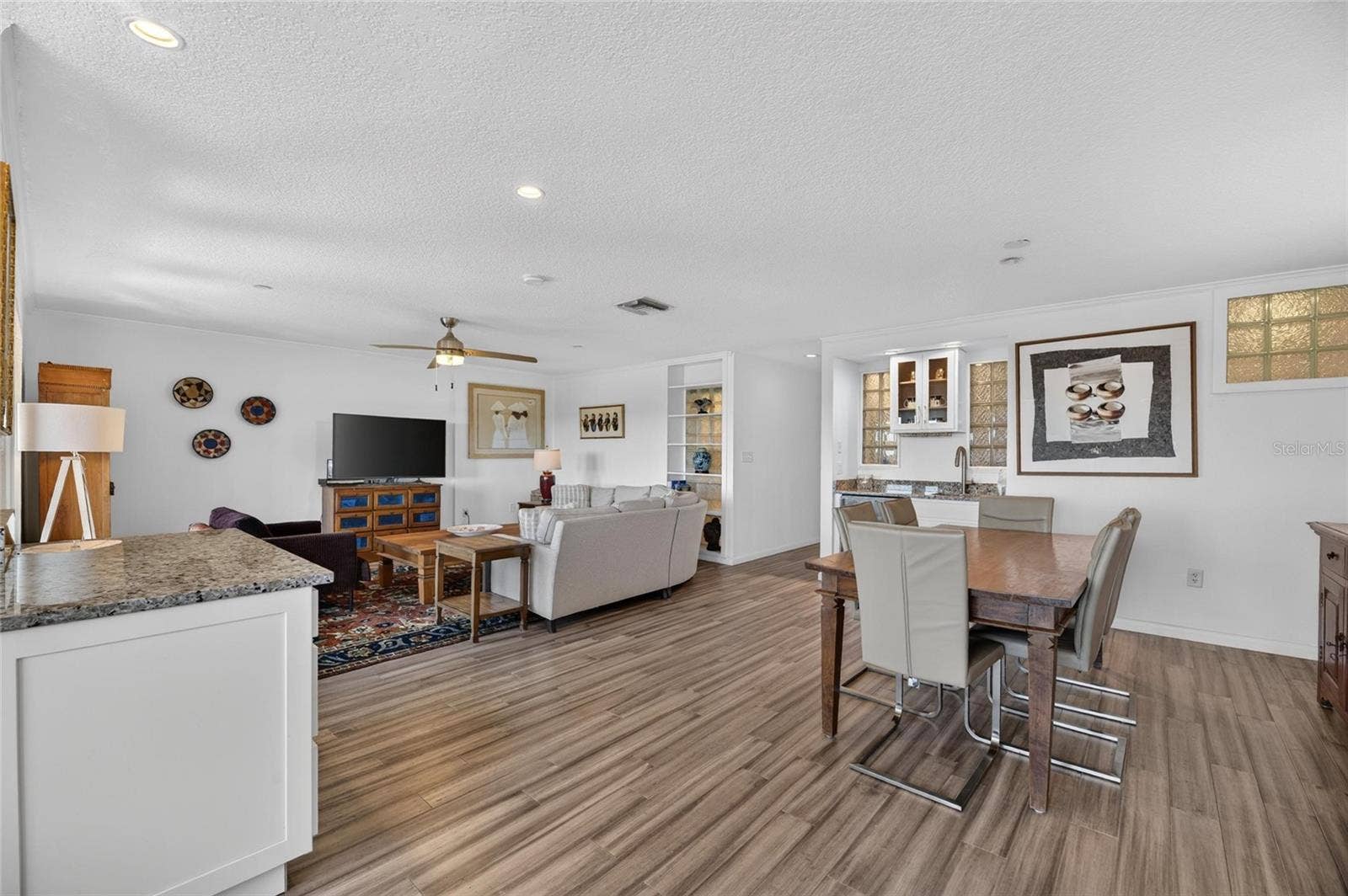 2780 N RIVERSIDE DRIVE, #601, Tampa, FL 33602 Kitchen to Living & Dining Room View