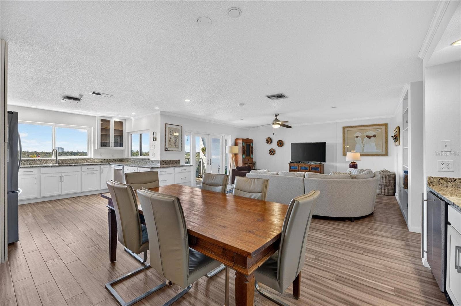 2780 N RIVERSIDE DRIVE, #601, Tampa, FL 33602 Dining to Living Room View