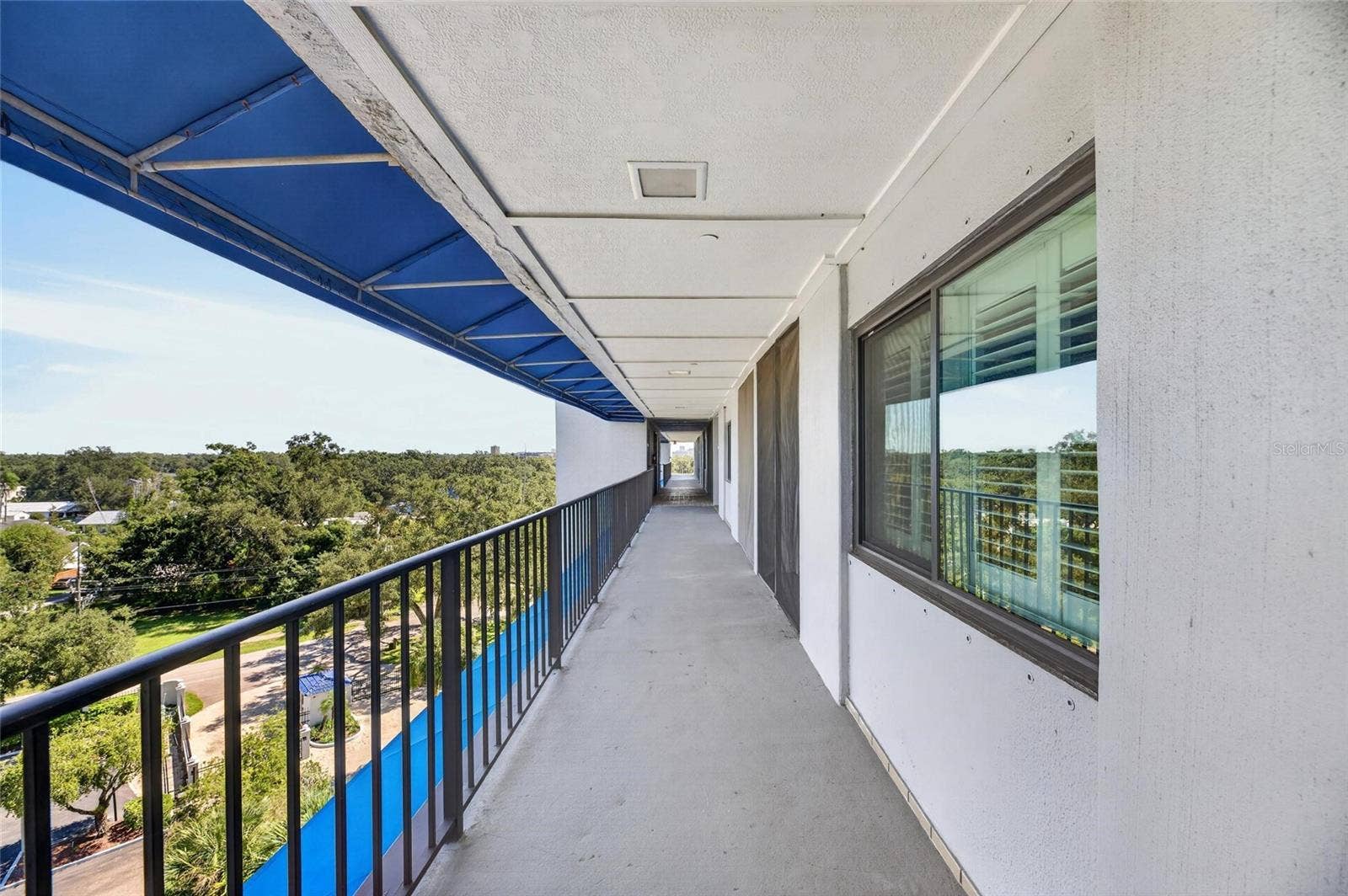 2780 N RIVERSIDE DRIVE, #601, Tampa, FL 33602 Walkway to Condo