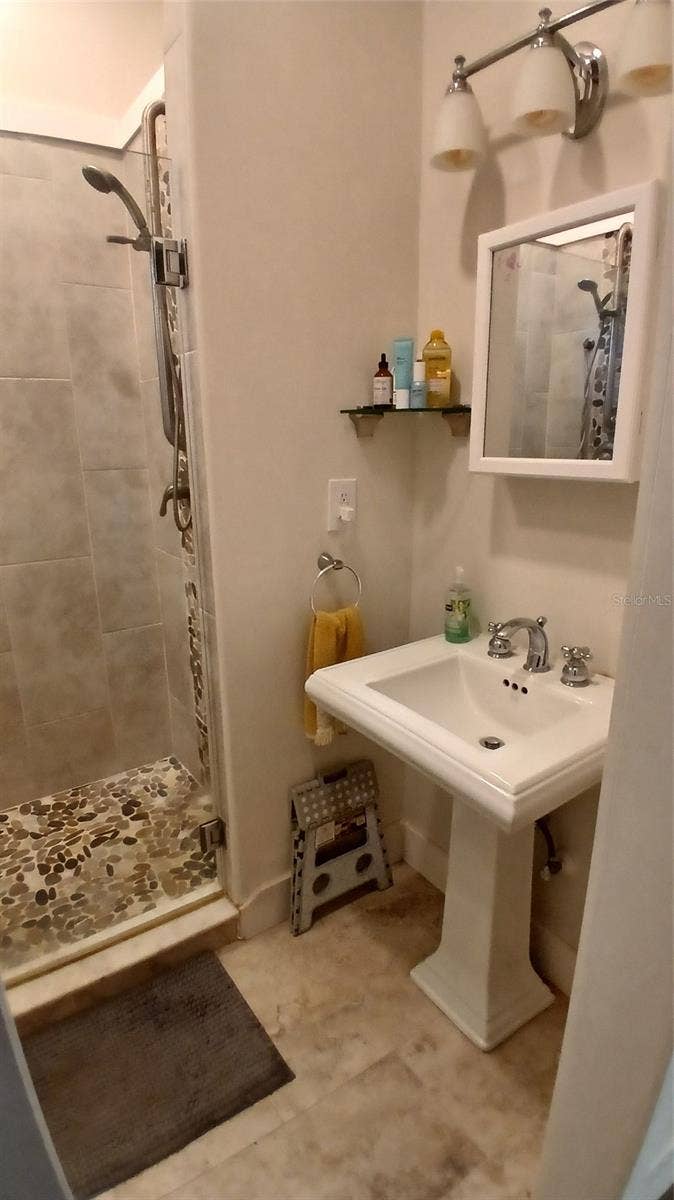 542 DIVISION STREET, Tarpon Springs, FL 34689 542 DIVISION STREET, Tarpon Springs, FL 34689