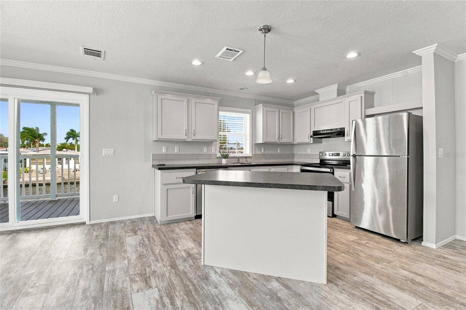 18675 U.S. HIGHWAY 19 N., #349, Clearwater, FL 33764 Open Concept Kitchen, LR & DR