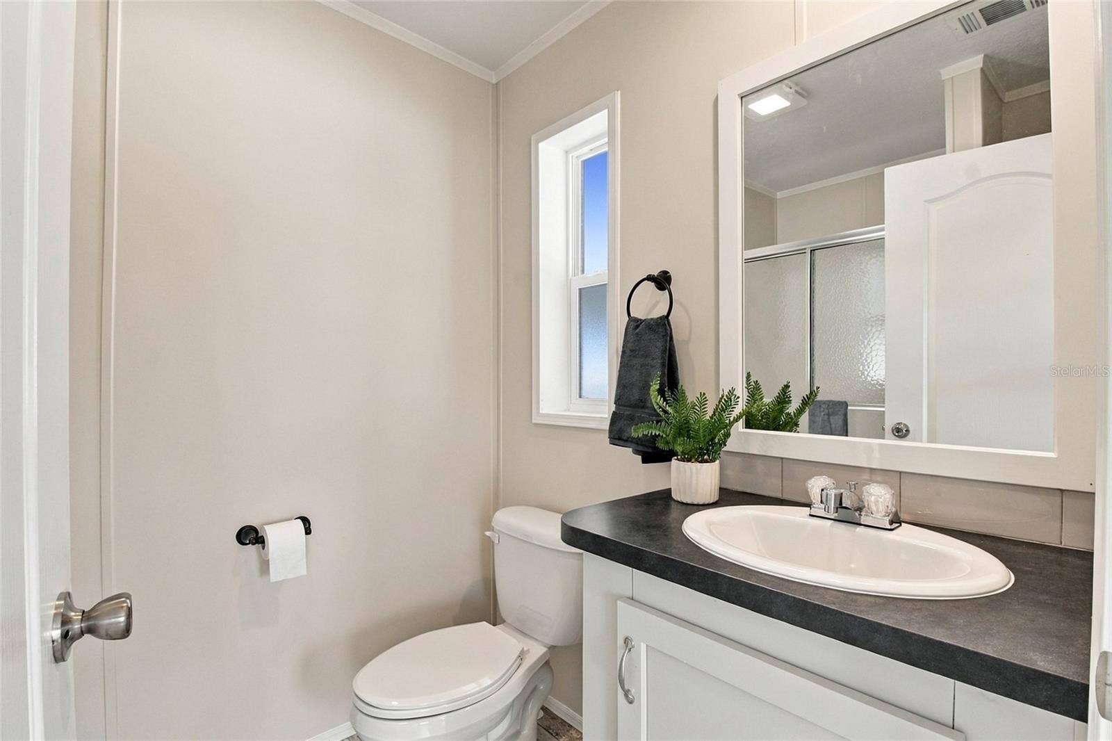 18675 U.S. HIGHWAY 19 N., #349, Clearwater, FL 33764 Hall Bath