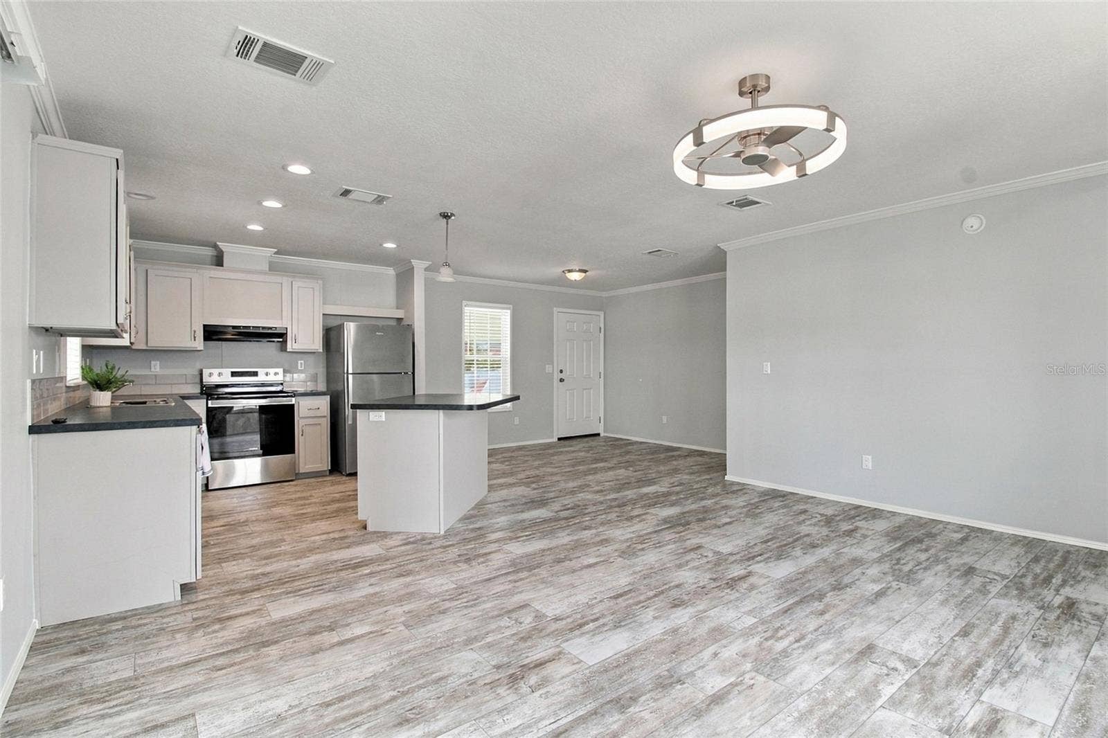 18675 U.S. HIGHWAY 19 N., #349, Clearwater, FL 33764 Open Concept Kitchen, LR & DR