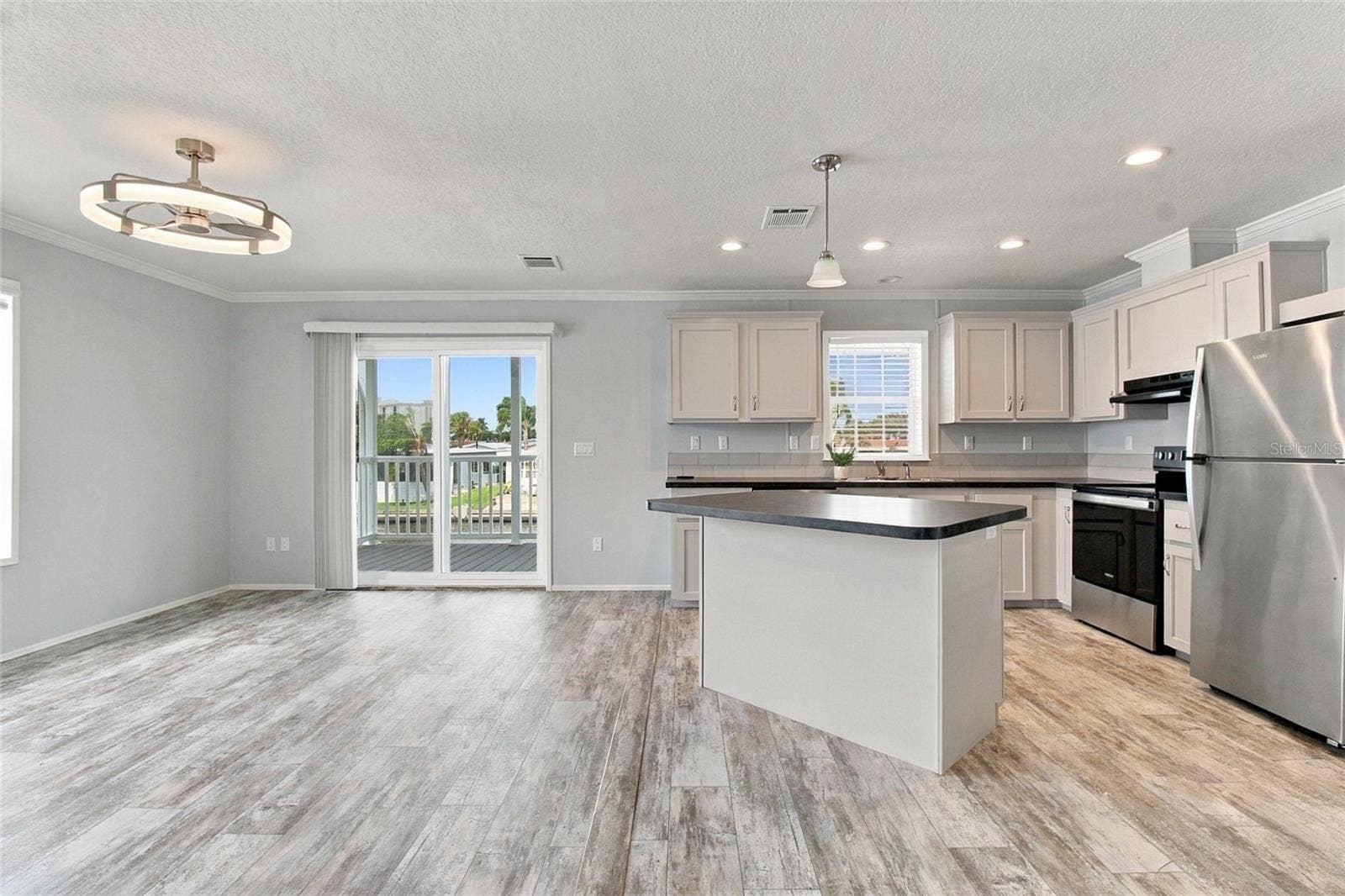 18675 U.S. HIGHWAY 19 N., #349, Clearwater, FL 33764 Open Concept Kitchen, LR & DR