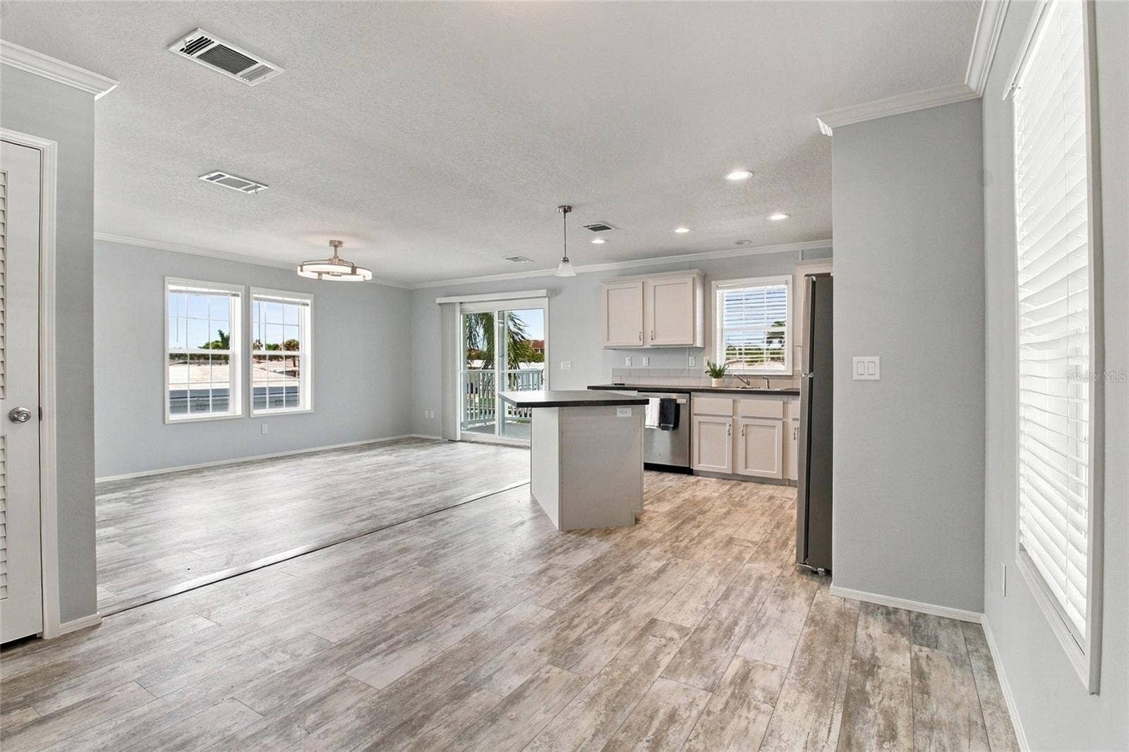 18675 U.S. HIGHWAY 19 N., #349, Clearwater, FL 33764 Open Concept Kitchen, LR & DR
