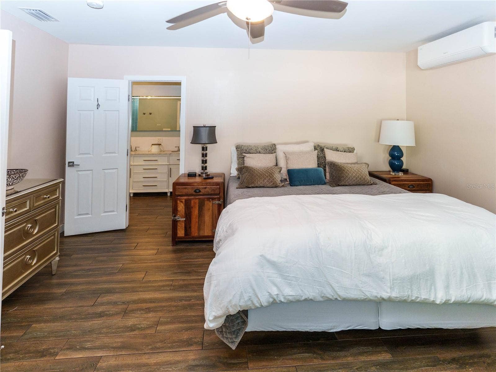 2633 W SUNSET DRIVE, Tampa, FL 33629 2633 W SUNSET DRIVE, Tampa, FL 33629