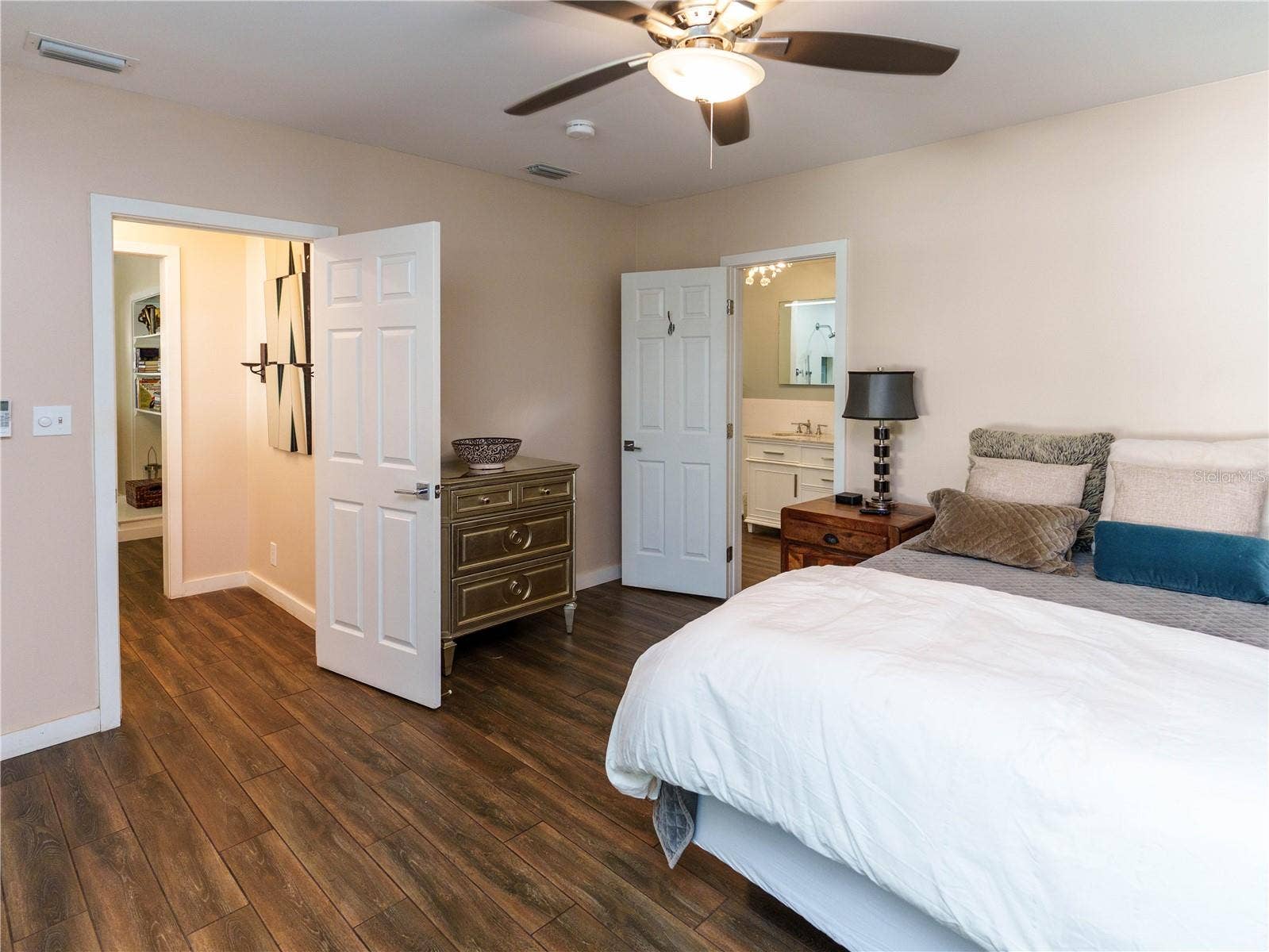 2633 W SUNSET DRIVE, Tampa, FL 33629 2633 W SUNSET DRIVE, Tampa, FL 33629