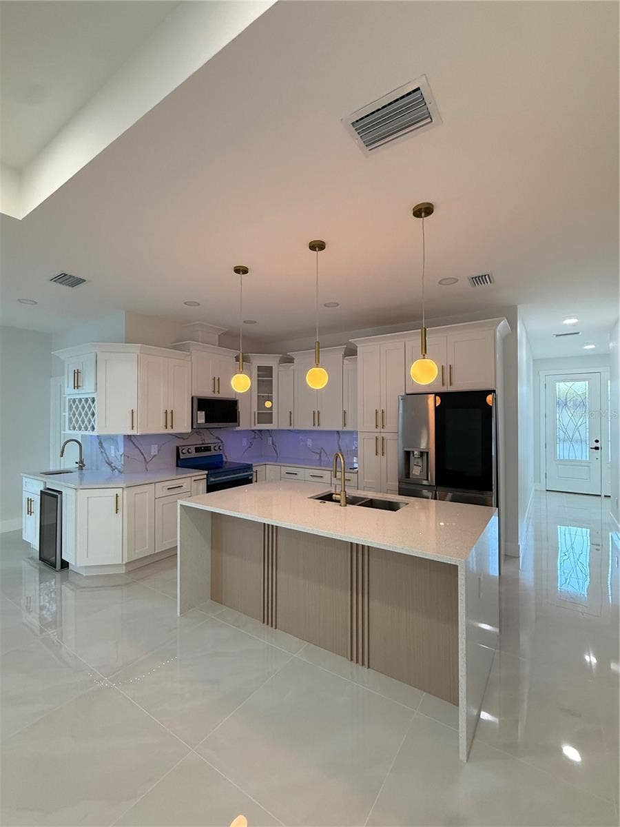 8606 N ALASKA STREET, Tampa, FL 33604 8606 N ALASKA STREET, Tampa, FL 33604