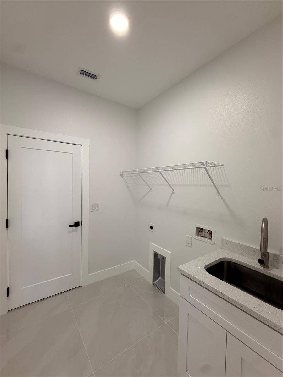 8606 N ALASKA STREET, Tampa, FL 33604 8606 N ALASKA STREET, Tampa, FL 33604