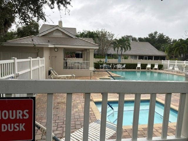 402 DATE PALM COURT NE, St Petersburg, FL 33703 Community Pool
