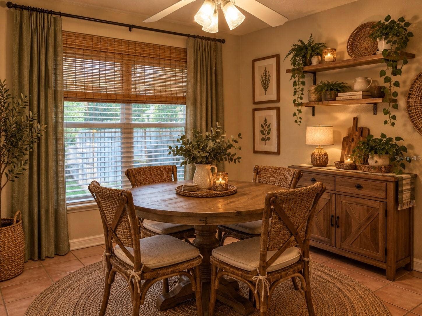 402 DATE PALM COURT NE, St Petersburg, FL 33703 Kitchen dinette virtual staged