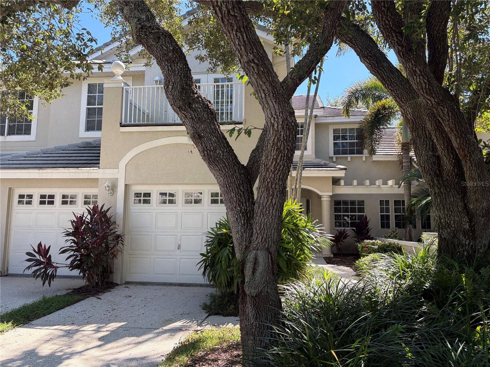 402 DATE PALM COURT NE, St Petersburg, FL 33703 Front