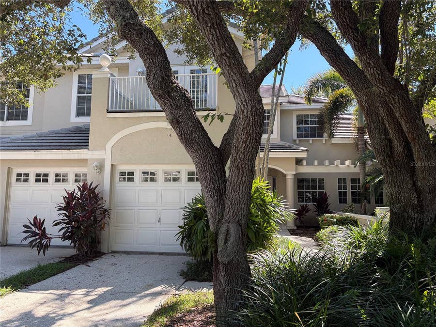 Property photo for 402 DATE PALM COURT NE, St Petersburg, FL
