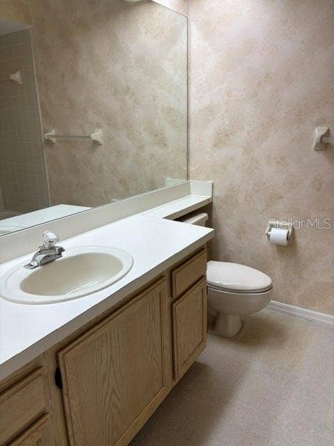 402 DATE PALM COURT NE, St Petersburg, FL 33703 guest bath upstairs
