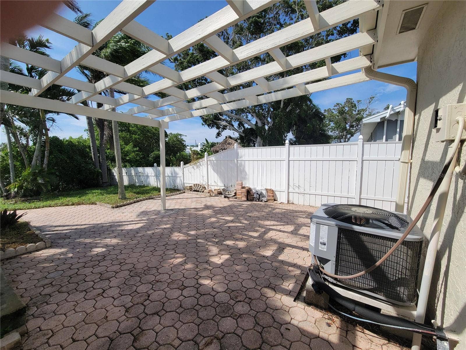 7880 2ND AVENUE S, St Petersburg, FL 33707 7880 2ND AVENUE S, St Petersburg, FL 33707