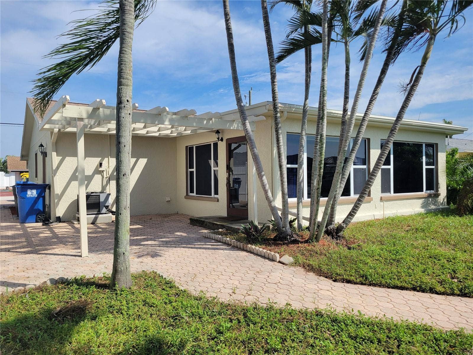 7880 2ND AVENUE S, St Petersburg, FL 33707 7880 2ND AVENUE S, St Petersburg, FL 33707