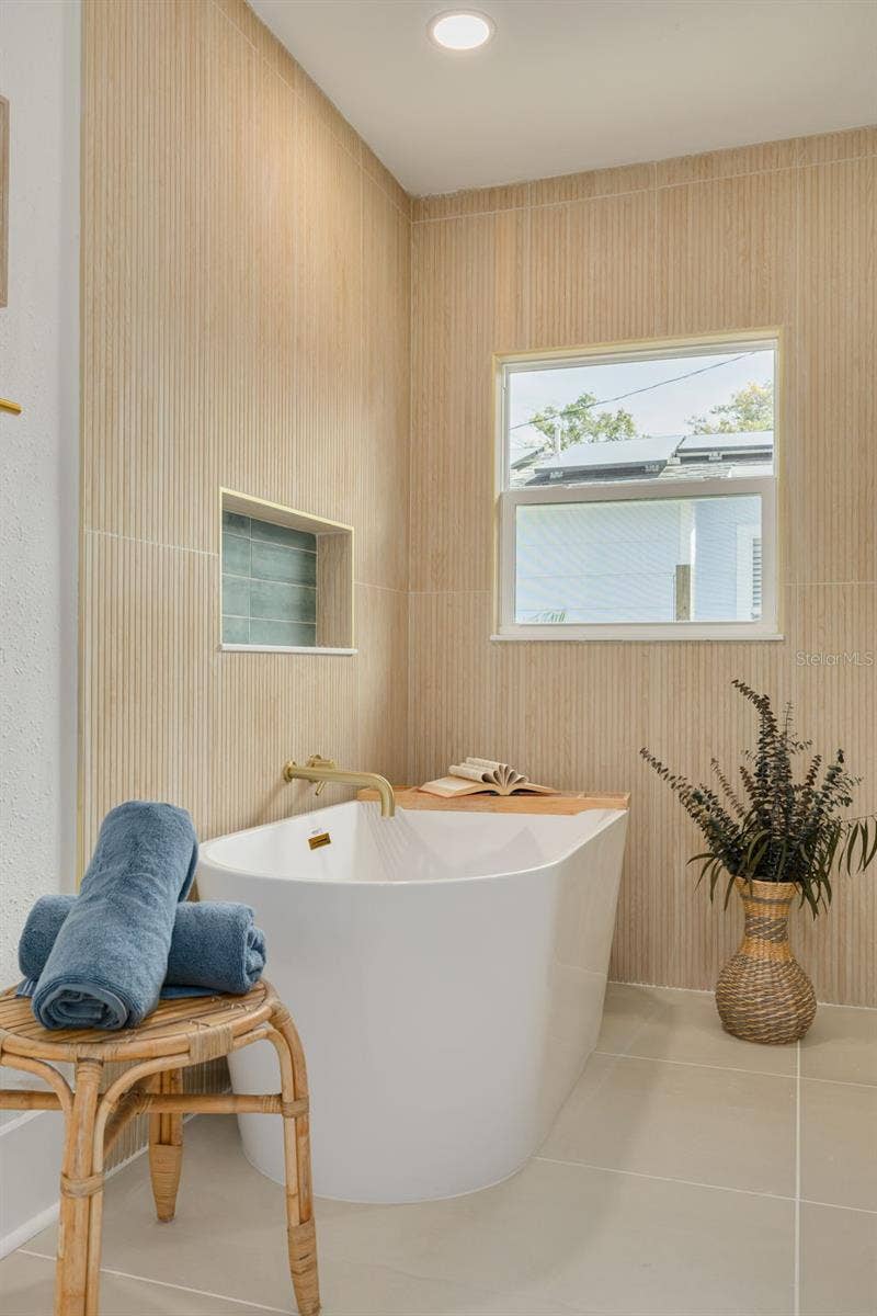 2725 4TH AVENUE S, St Petersburg, FL 33712 2725 4TH AVENUE S, St Petersburg, FL 33712