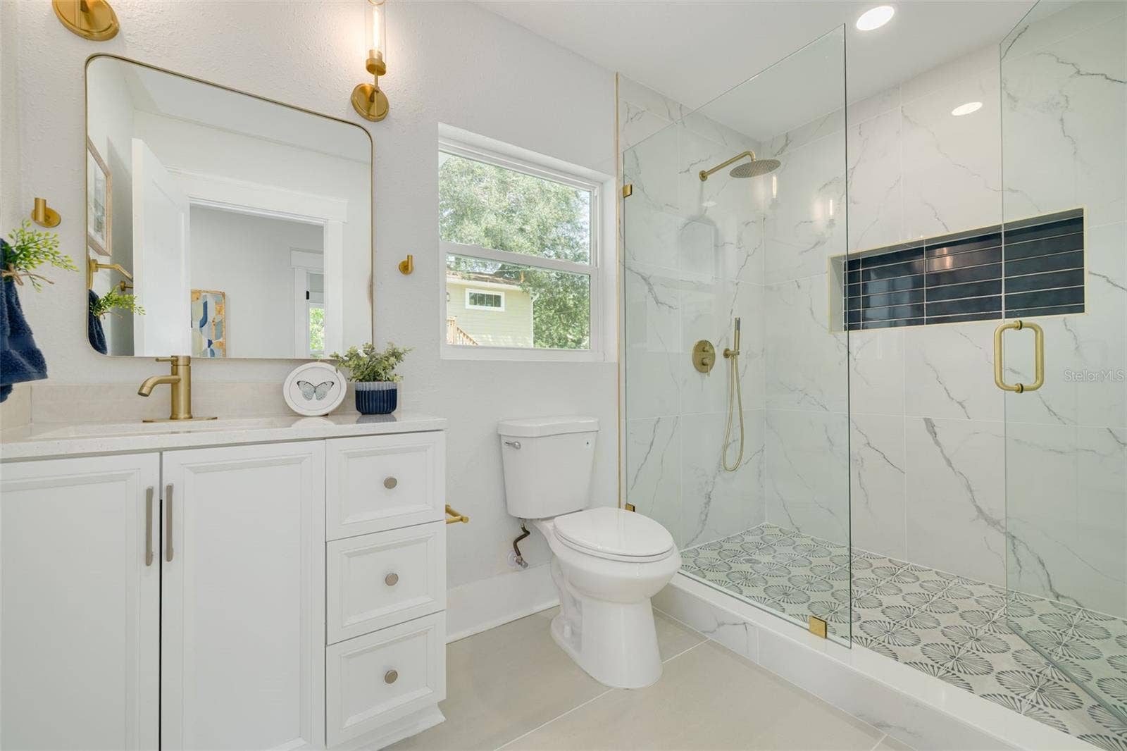 2725 4TH AVENUE S, St Petersburg, FL 33712 2725 4TH AVENUE S, St Petersburg, FL 33712
