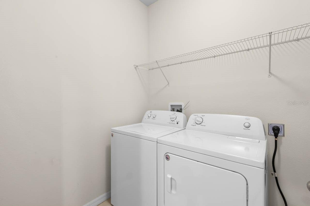 Washer/Dryer Upstairs