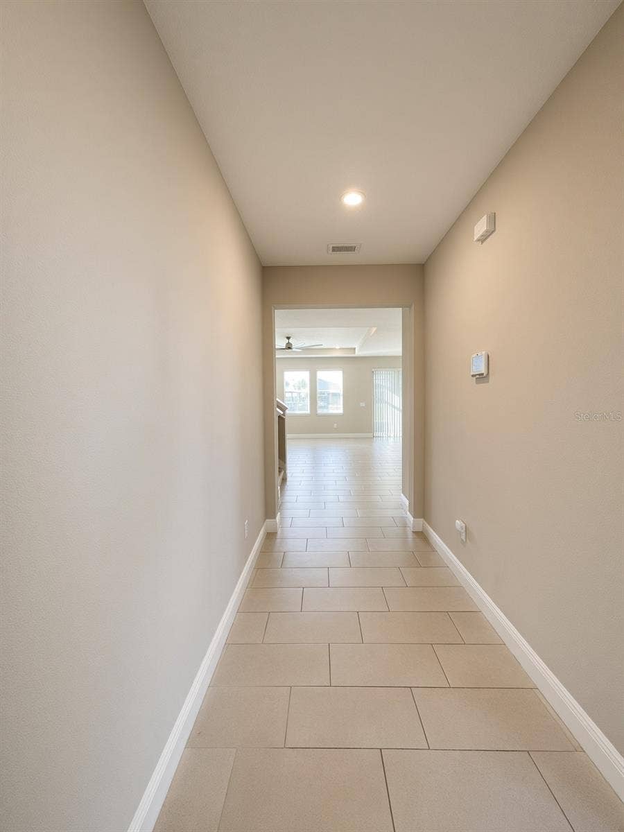 140 BRIGHT IBIS AVENUE, Apollo Beach, FL 33572 Foyer