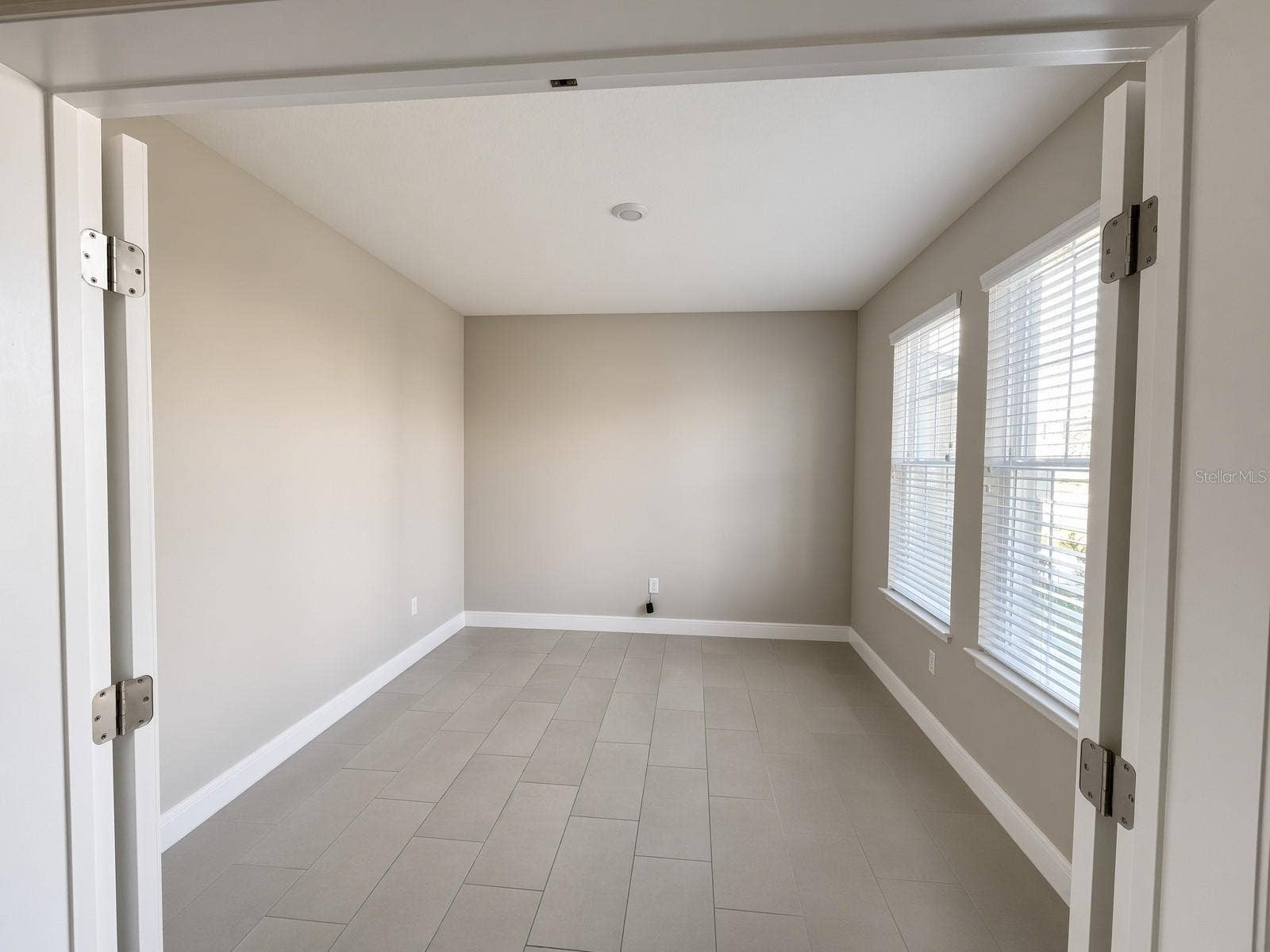 140 BRIGHT IBIS AVENUE, Apollo Beach, FL 33572 Studio/Office