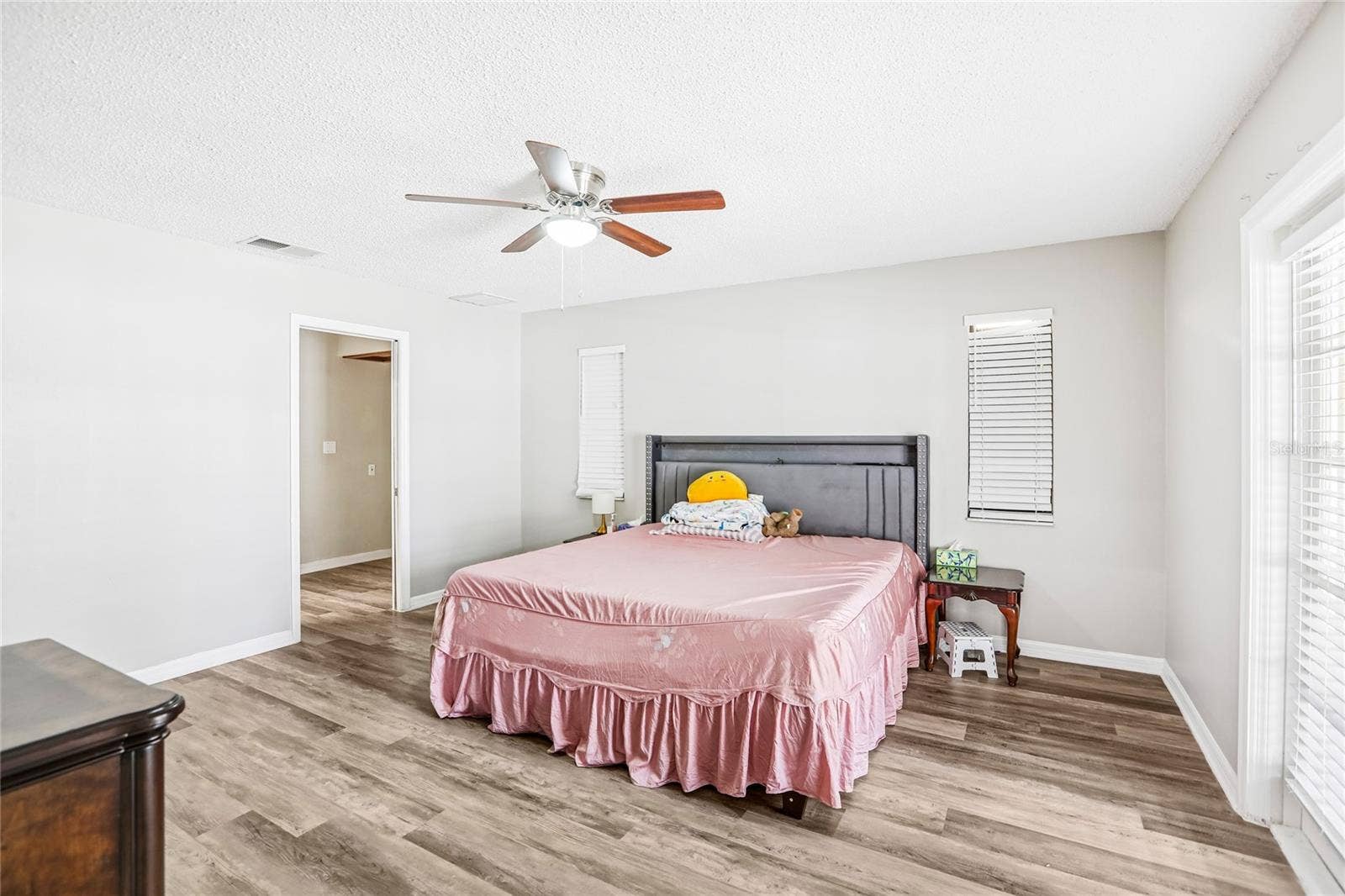 700 13TH COURT SW, Largo, FL 33770 700 13TH COURT SW, Largo, FL 33770